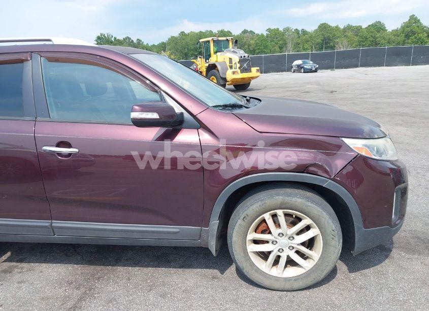 Photo 12 of 2014 Kia Sorento LX (VIN 5XYKT3A68EG506035)