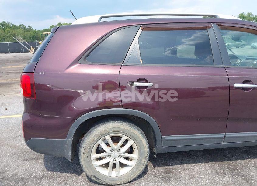 Photo 13 of 2014 Kia Sorento LX (VIN 5XYKT3A68EG506035)
