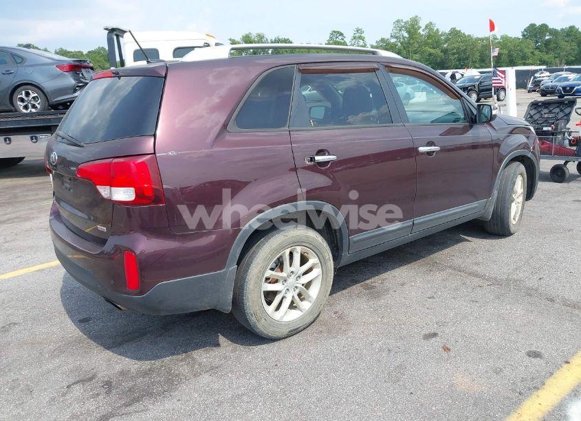 Photo 4 of 2014 Kia Sorento LX (VIN 5XYKT3A68EG506035)