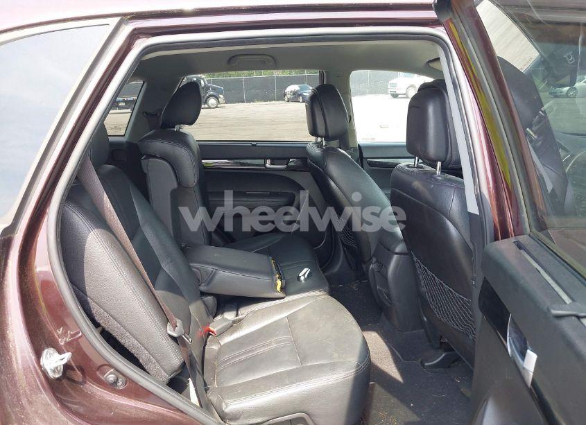 Photo 8 of 2014 Kia Sorento LX (VIN 5XYKT3A68EG506035)