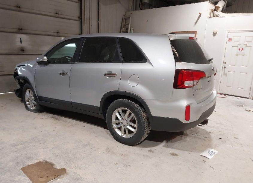 Photo 3 of 2014 Kia Sorento LX (VIN 5XYKT3A68EG508545)