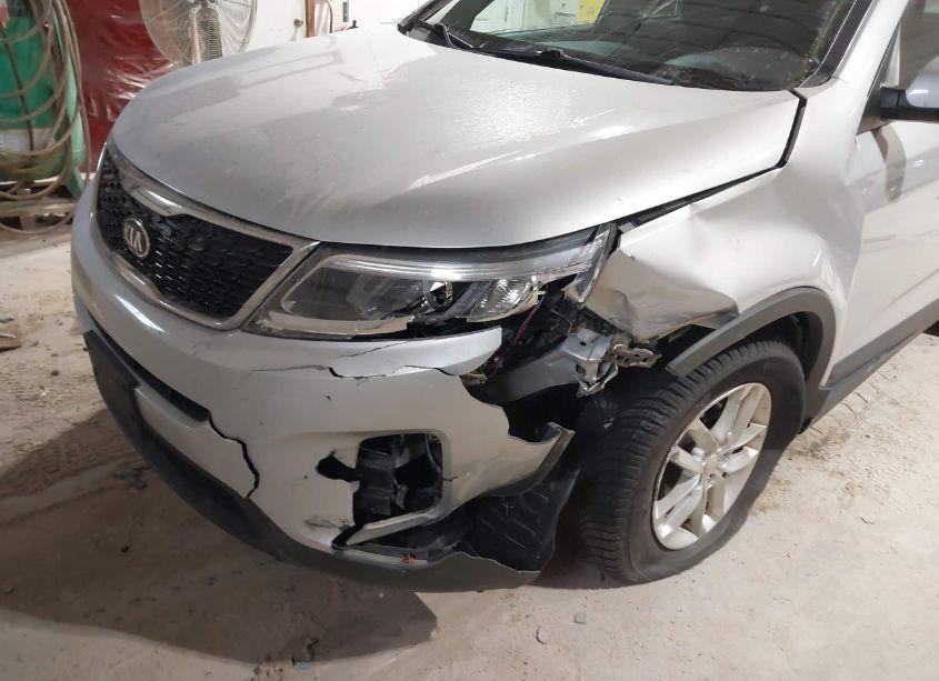 Photo 6 of 2014 Kia Sorento LX (VIN 5XYKT3A68EG508545)