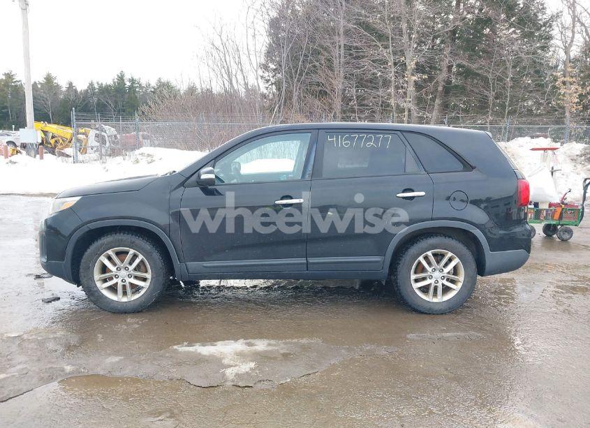 Photo 12 of 2014 Kia Sorento LX (VIN 5XYKT3A68EG521280)