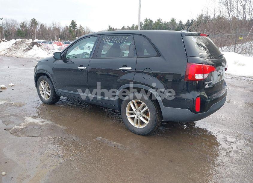 Photo 3 of 2014 Kia Sorento LX (VIN 5XYKT3A68EG521280)