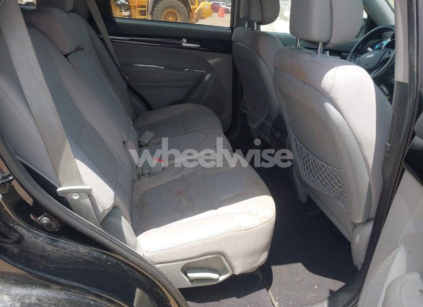 Photo 8 of 2014 Kia Sorento LX (VIN 5XYKT3A68EG521327)