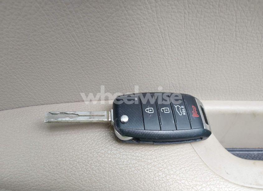 Photo 11 of 2014 Kia Sorento LX (VIN 5XYKT3A68EG536152)