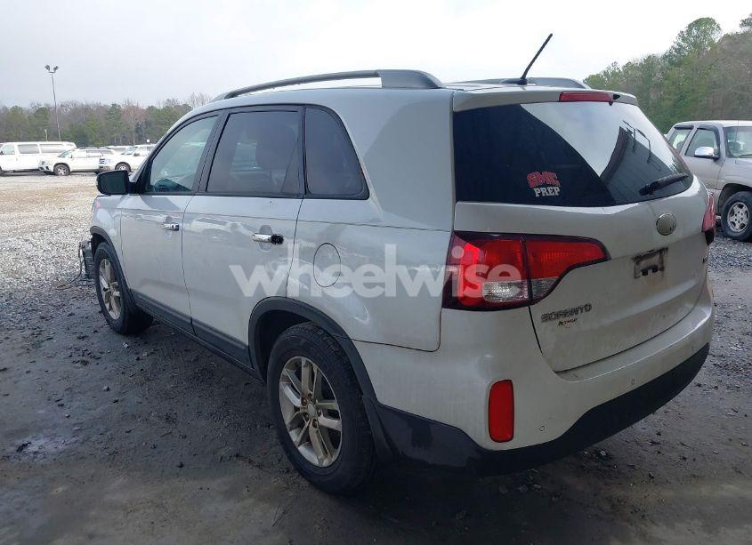 Photo 3 of 2014 Kia Sorento LX (VIN 5XYKT3A68EG536152)