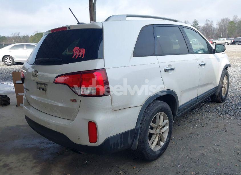 Photo 4 of 2014 Kia Sorento LX (VIN 5XYKT3A68EG536152)