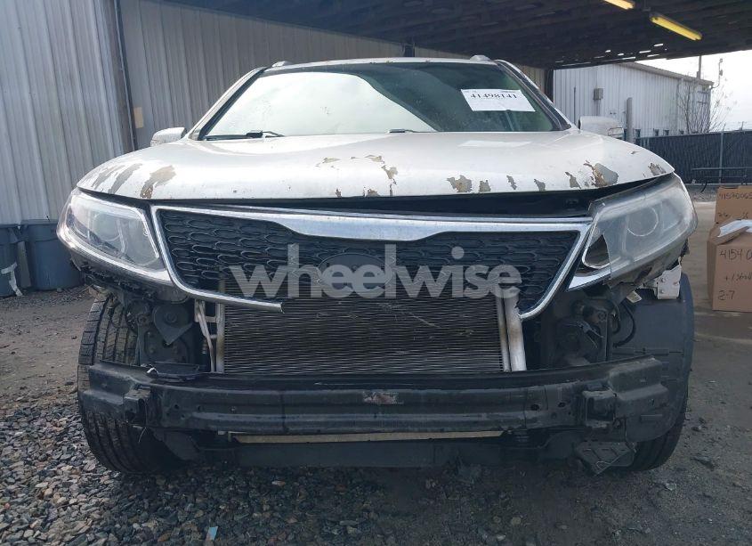 Photo 6 of 2014 Kia Sorento LX (VIN 5XYKT3A68EG536152)