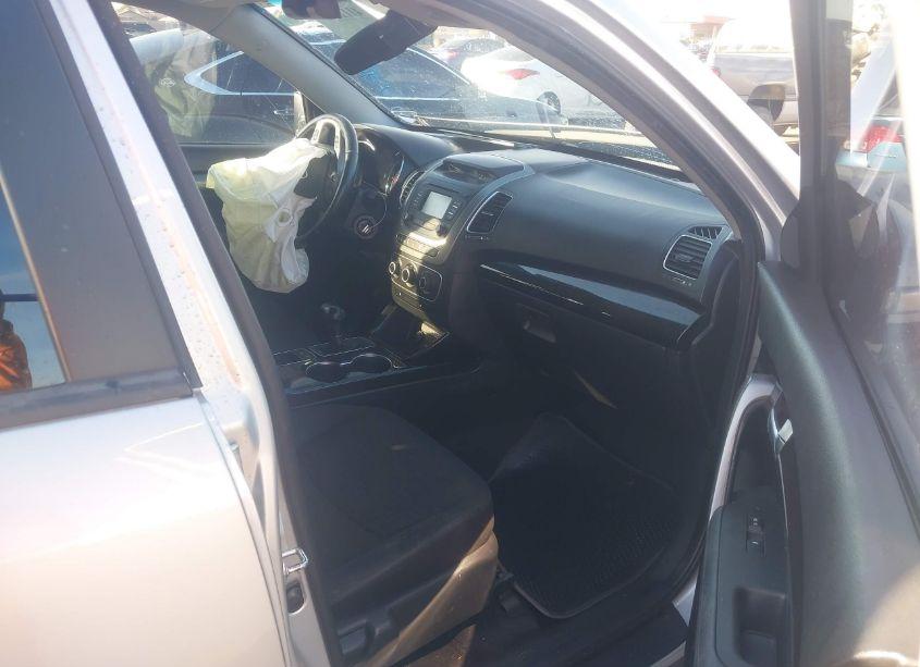 Photo 5 of 2014 Kia Sorento LX (VIN 5XYKT3A68EG539018)