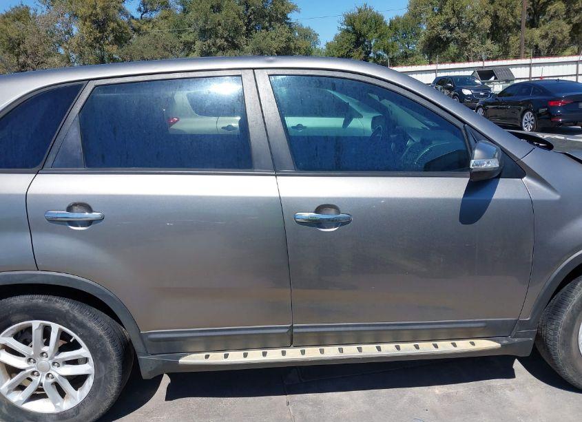 Photo 13 of 2014 Kia Sorento LX (VIN 5XYKT3A68EG543263)