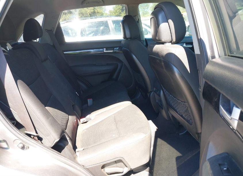 Photo 8 of 2014 Kia Sorento LX (VIN 5XYKT3A68EG543263)