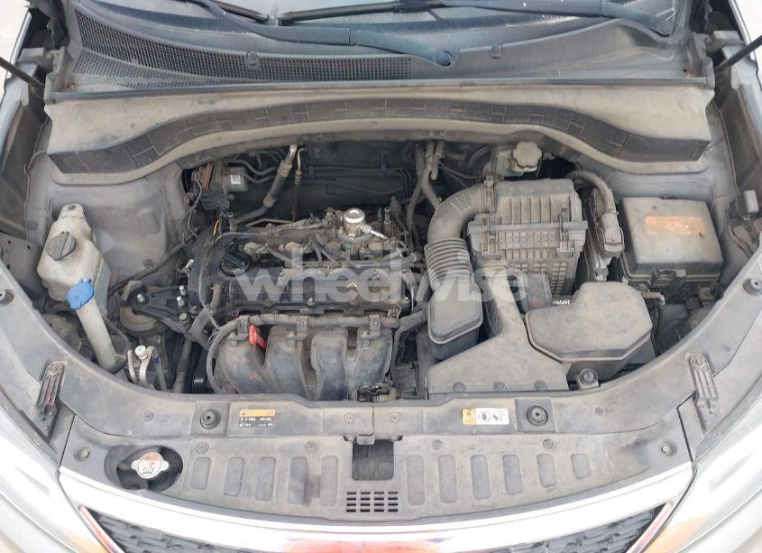 Photo 10 of 2015 Kia Sorento LX (VIN 5XYKT3A68FG568276)