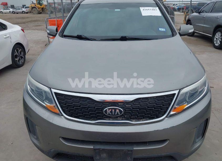 Photo 12 of 2015 Kia Sorento LX (VIN 5XYKT3A68FG568276)