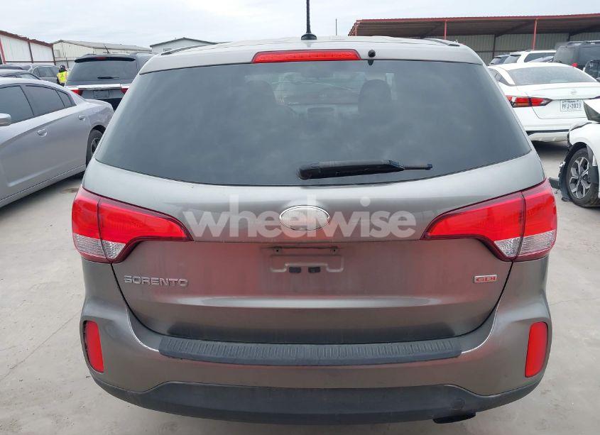 Photo 16 of 2015 Kia Sorento LX (VIN 5XYKT3A68FG568276)