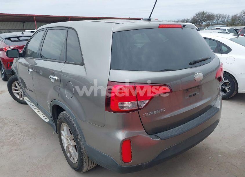 Photo 3 of 2015 Kia Sorento LX (VIN 5XYKT3A68FG568276)