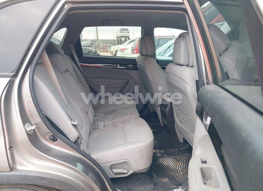 Photo 8 of 2015 Kia Sorento LX (VIN 5XYKT3A68FG568276)