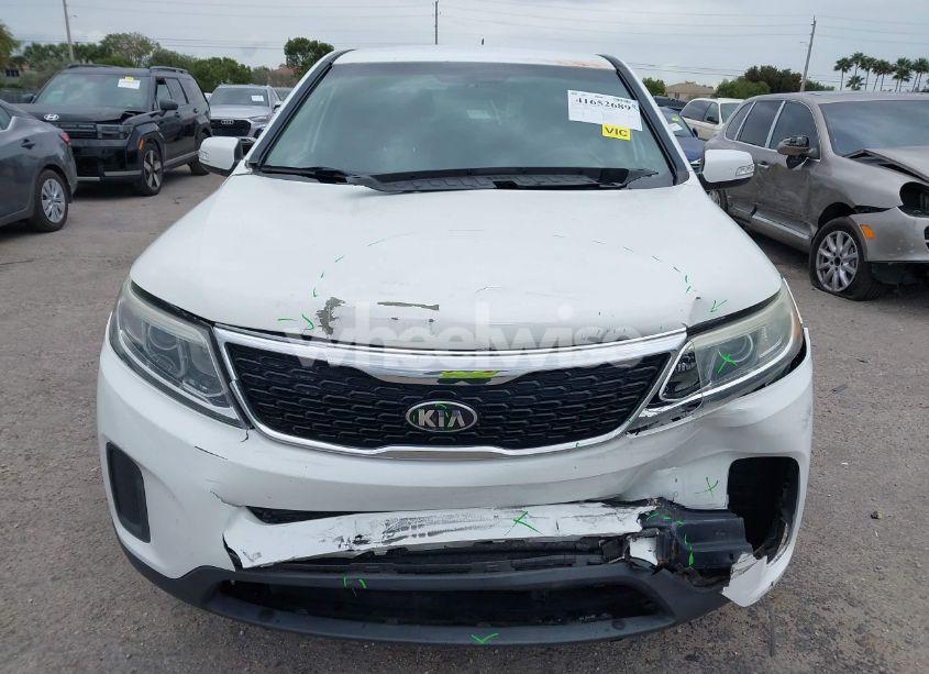 Photo 12 of 2015 Kia Sorento LX (VIN 5XYKT3A68FG599401)