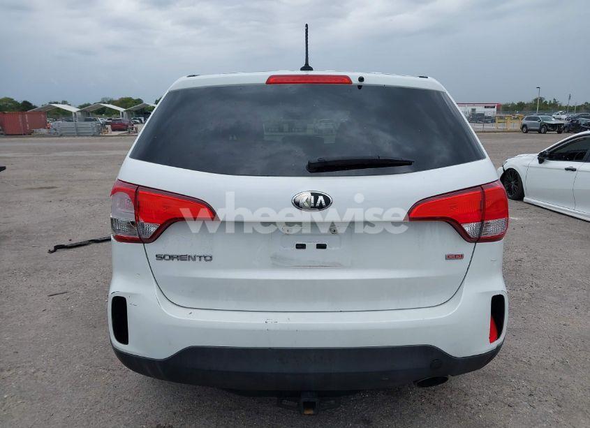 Photo 16 of 2015 Kia Sorento LX (VIN 5XYKT3A68FG599401)