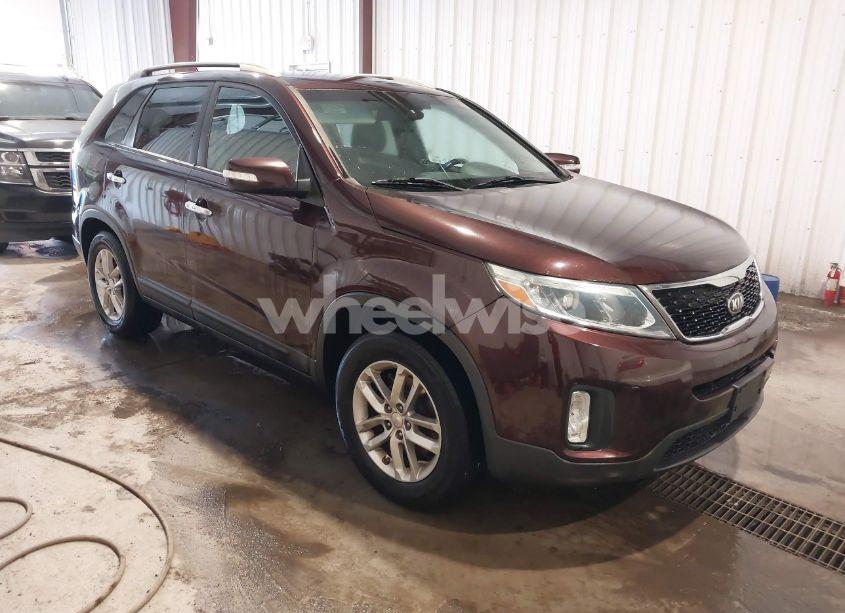 2015 Kia Sorento LX (VIN 5XYKT3A68FG601289) main photo