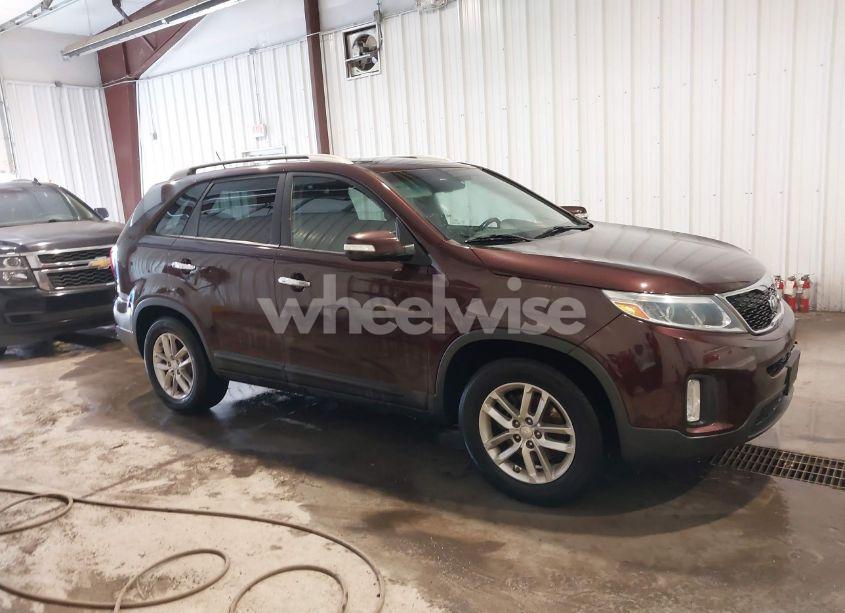 Photo 13 of 2015 Kia Sorento LX (VIN 5XYKT3A68FG601289)