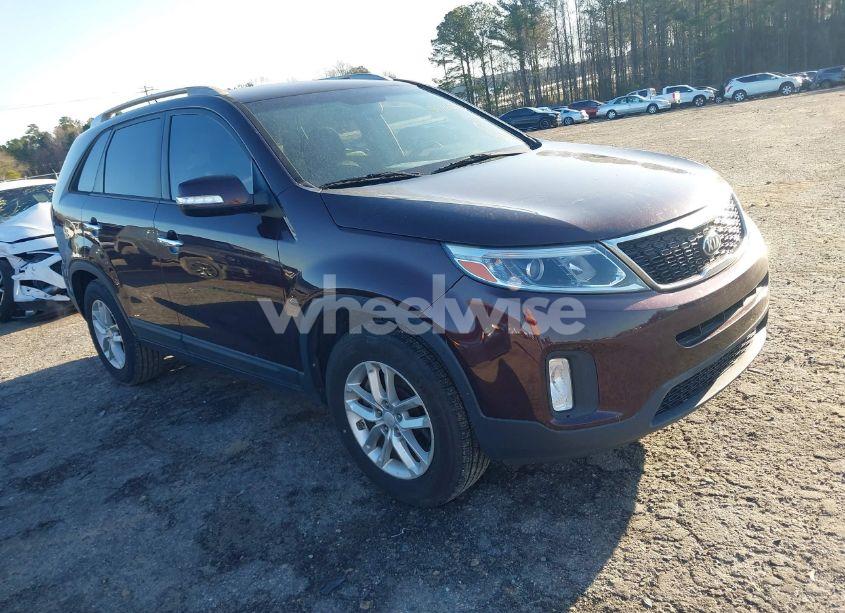 2015 Kia Sorento LX (VIN 5XYKT3A68FG646510) main photo