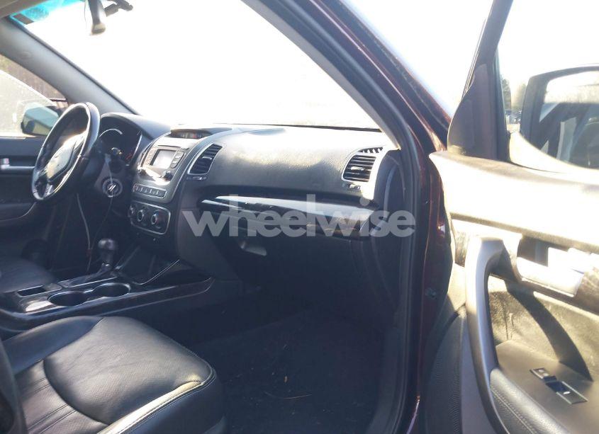 Photo 5 of 2015 Kia Sorento LX (VIN 5XYKT3A68FG646510)