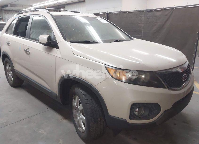 2012 Kia Sorento LX (VIN 5XYKT3A69CG205769) main photo