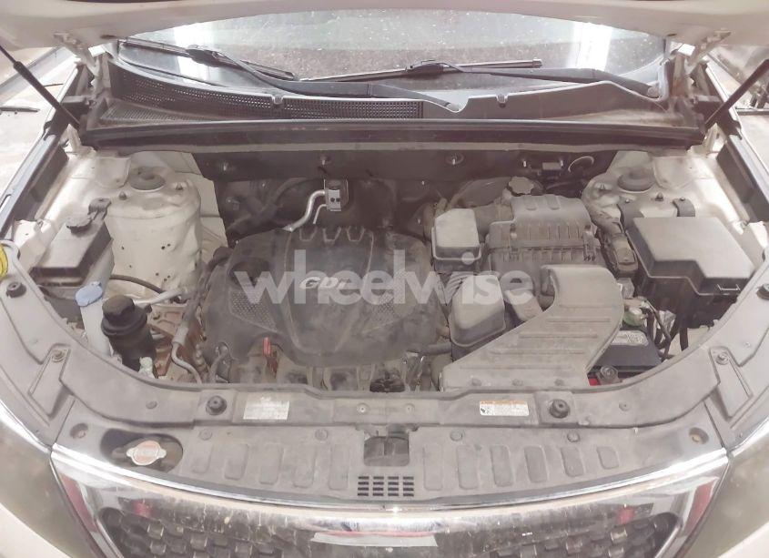 Photo 10 of 2012 Kia Sorento LX (VIN 5XYKT3A69CG205769)
