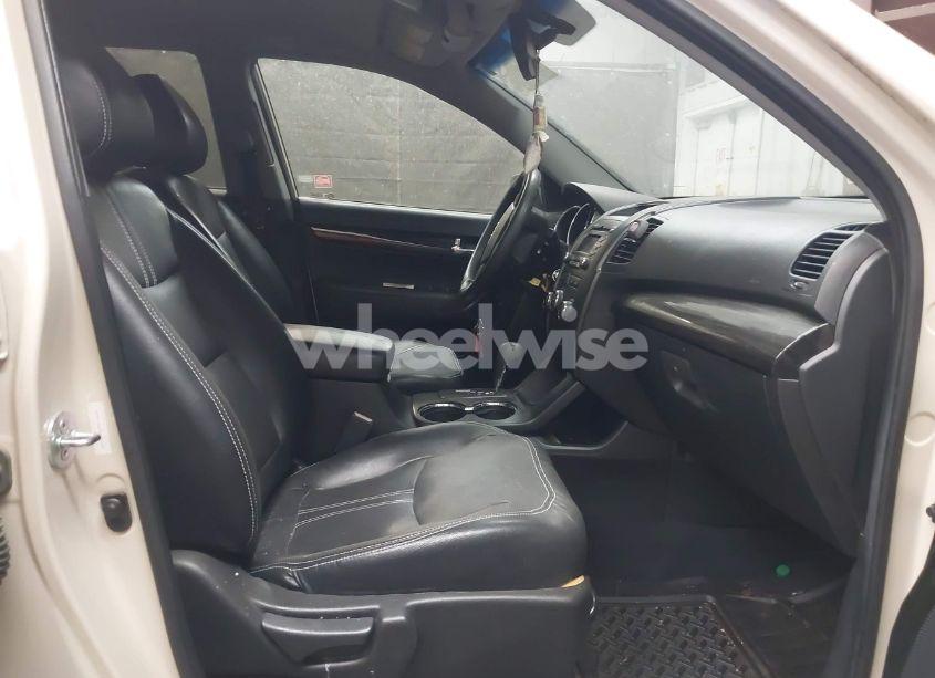 Photo 5 of 2012 Kia Sorento LX (VIN 5XYKT3A69CG205769)