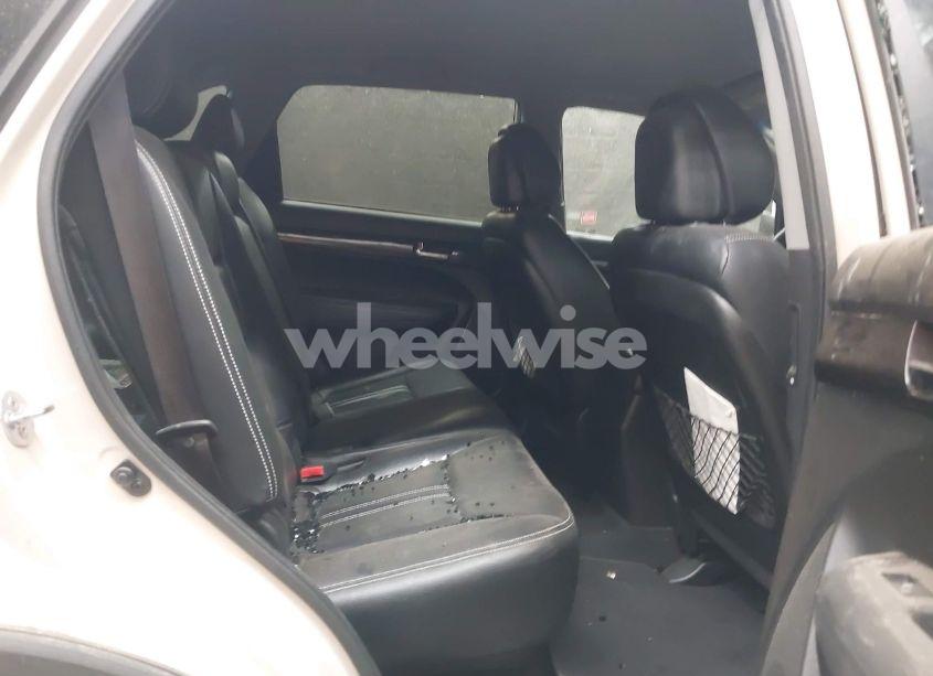 Photo 8 of 2012 Kia Sorento LX (VIN 5XYKT3A69CG205769)