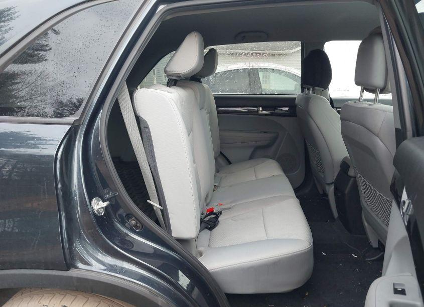 Photo 8 of 2012 Kia Sorento LX (VIN 5XYKT3A69CG304009)