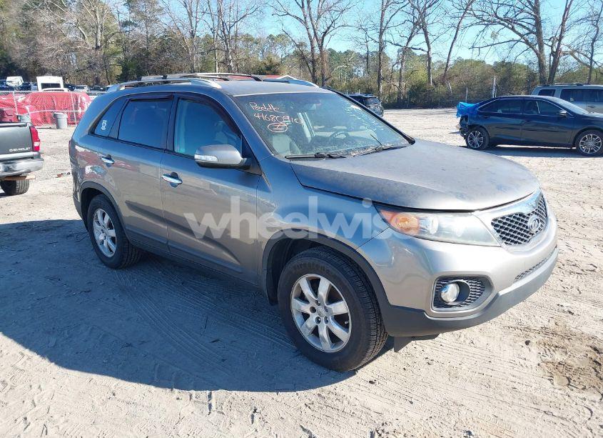 2012 Kia Sorento LX (VIN 5XYKT3A69CG304270) main photo