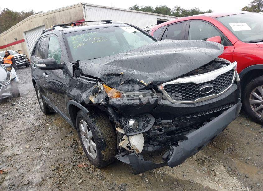 Photo 13 of 2013 Kia Sorento LX (VIN 5XYKT3A69DG354992)