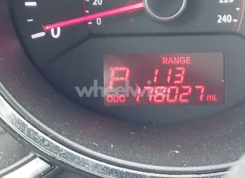 Photo 15 of 2013 Kia Sorento LX (VIN 5XYKT3A69DG354992)