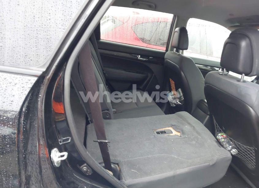 Photo 8 of 2013 Kia Sorento LX (VIN 5XYKT3A69DG354992)