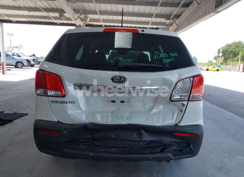 Photo 16 of 2013 Kia Sorento LX (VIN 5XYKT3A69DG370190)