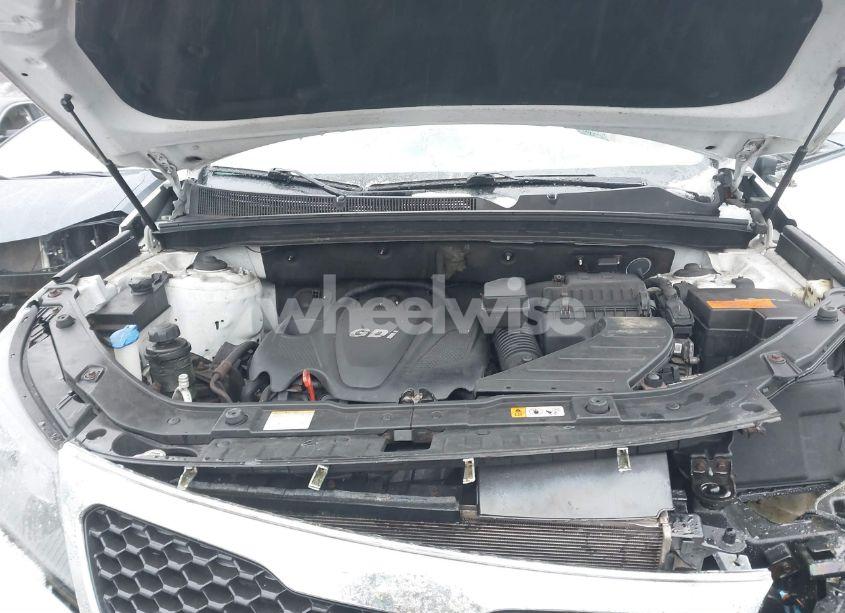 Photo 10 of 2013 Kia Sorento LX (VIN 5XYKT3A69DG386390)
