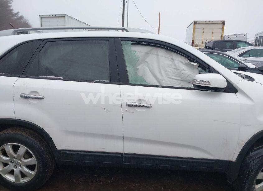 Photo 14 of 2013 Kia Sorento LX (VIN 5XYKT3A69DG386390)