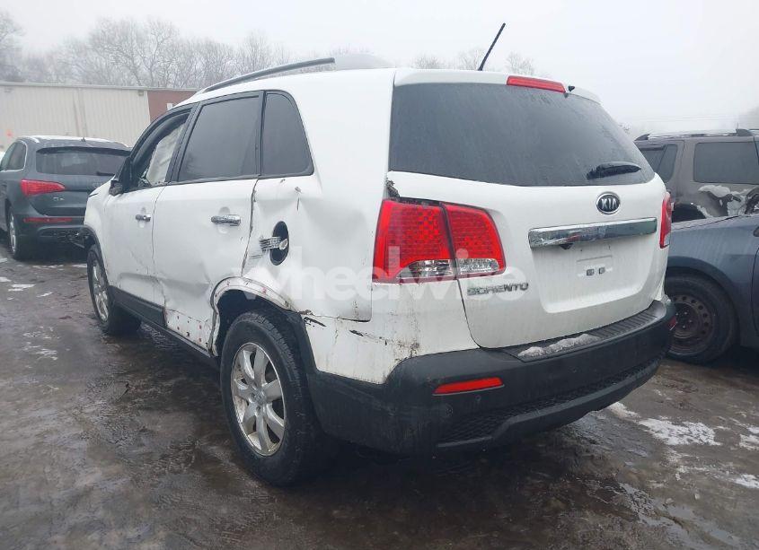 Photo 3 of 2013 Kia Sorento LX (VIN 5XYKT3A69DG386390)