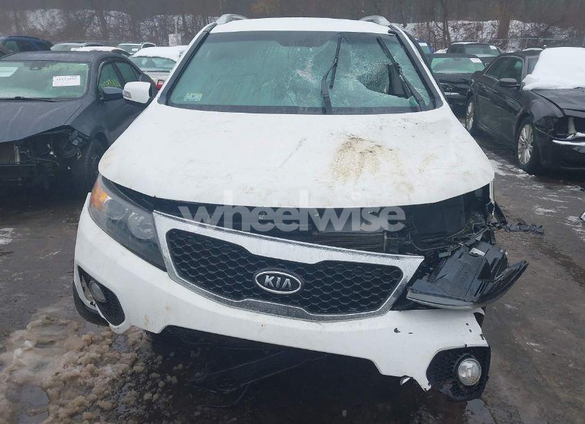 Photo 6 of 2013 Kia Sorento LX (VIN 5XYKT3A69DG386390)