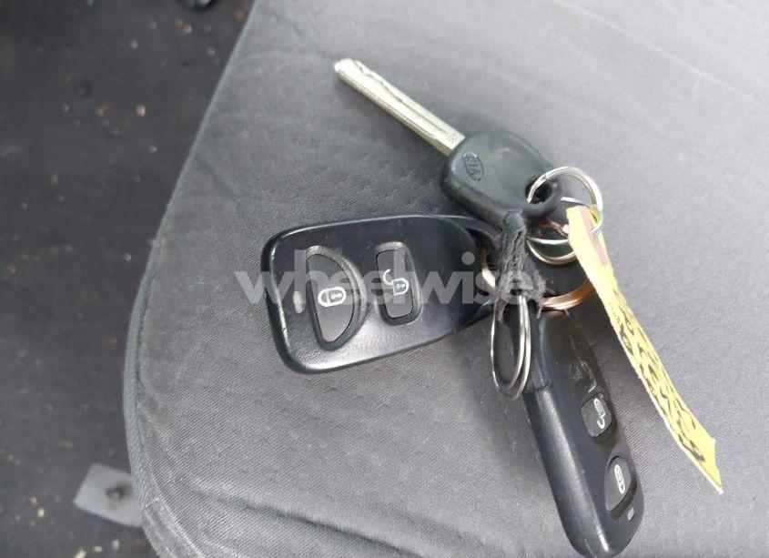 Photo 11 of 2013 Kia Sorento LX (VIN 5XYKT3A69DG416424)