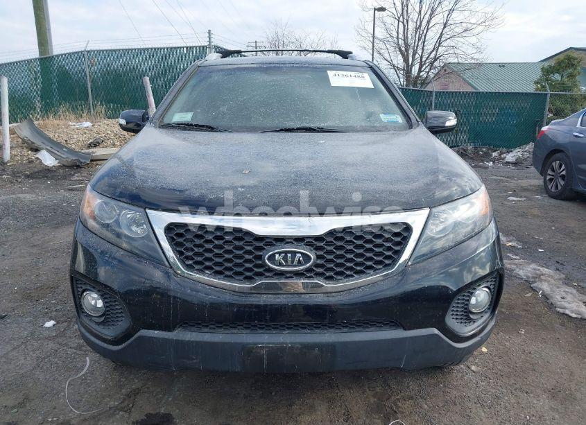 Photo 12 of 2013 Kia Sorento LX (VIN 5XYKT3A69DG416424)