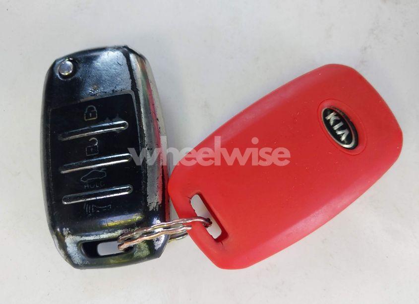 Photo 11 of 2014 Kia Sorento LX (VIN 5XYKT3A69EG431054)