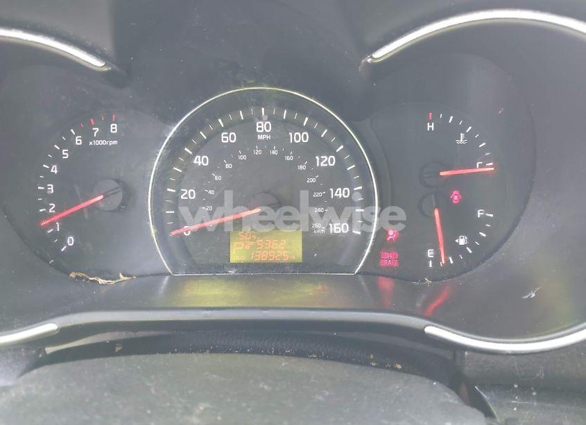 Photo 7 of 2014 Kia Sorento LX (VIN 5XYKT3A69EG431054)