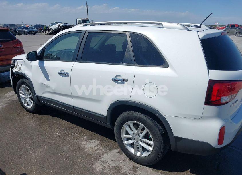 Photo 17 of 2014 Kia Sorento LX (VIN 5XYKT3A69EG435962)