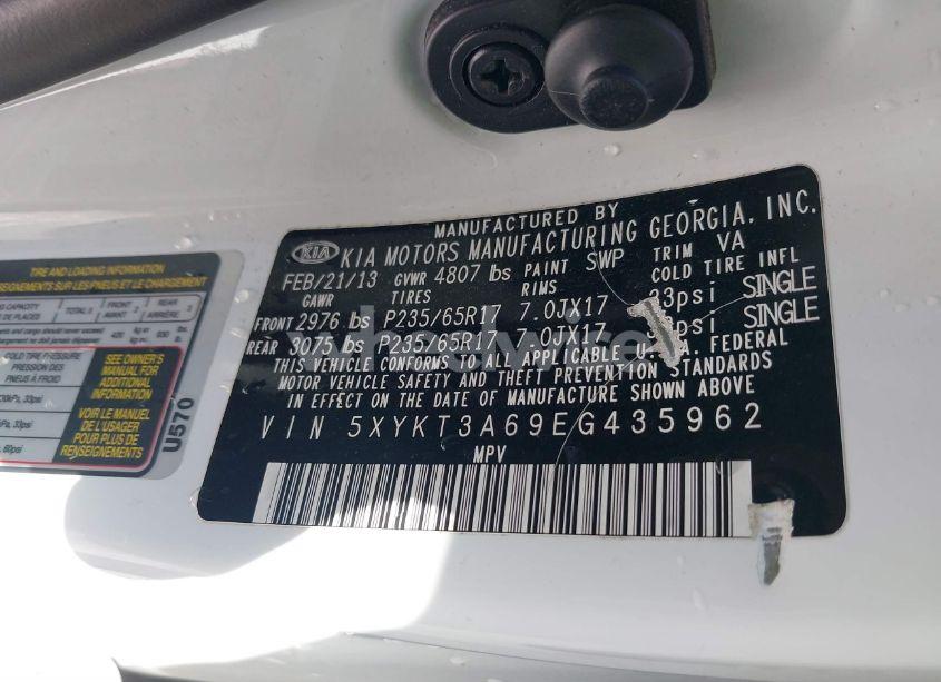 Photo 9 of 2014 Kia Sorento LX (VIN 5XYKT3A69EG435962)