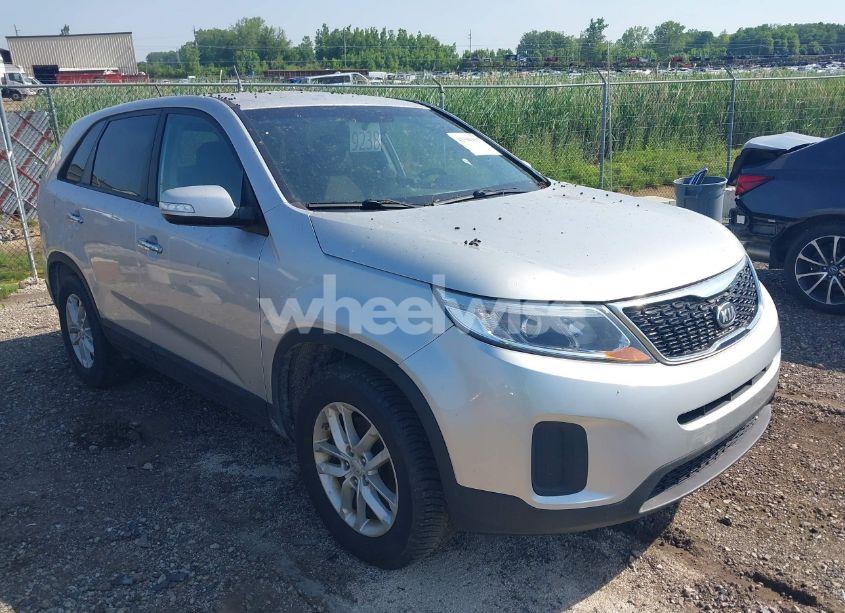 2014 Kia Sorento LX (VIN 5XYKT3A69EG460845) main photo