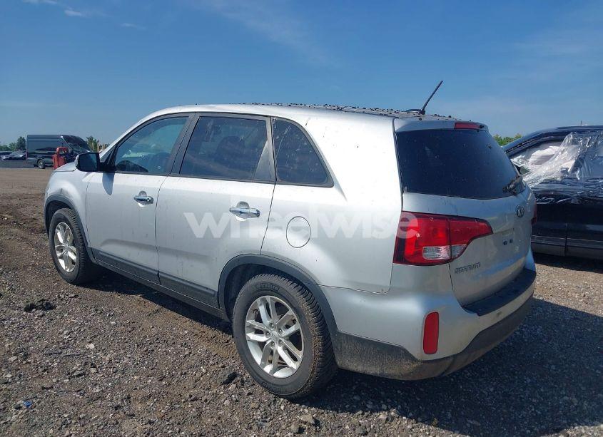 Photo 3 of 2014 Kia Sorento LX (VIN 5XYKT3A69EG460845)