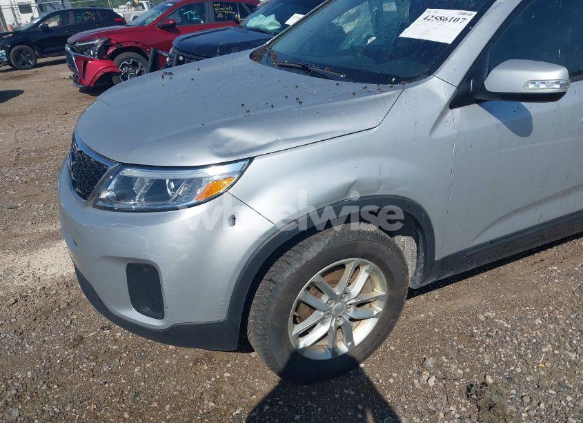 Photo 6 of 2014 Kia Sorento LX (VIN 5XYKT3A69EG460845)